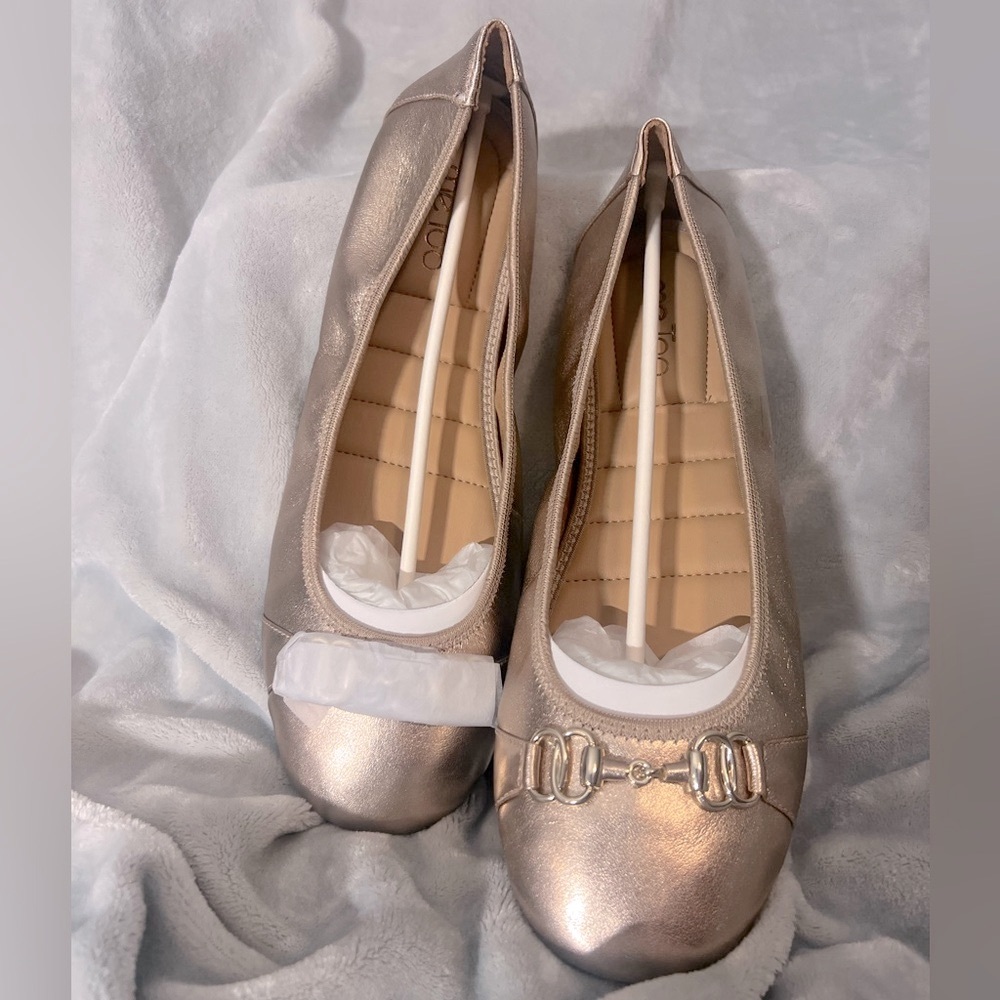 MeToo Gold Leather Ballet Flats Memory Foam Sole 11Wide NWT / optimal comfort!